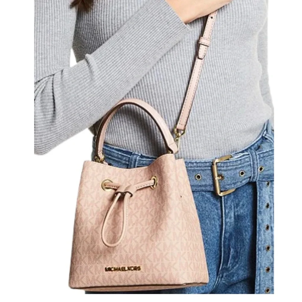 NWT Michael Kors Suri Small Logo Crossbody Bag